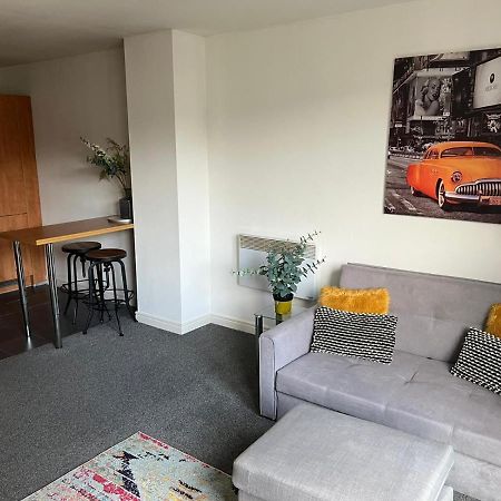 City Centre 1 Bed Apartment With Free On Site Parking With Cctv By Lets Relocations Birmingham Dış mekan fotoğraf