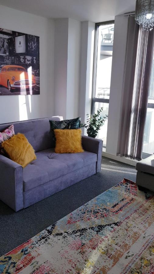 City Centre 1 Bed Apartment With Free On Site Parking With Cctv By Lets Relocations Birmingham Dış mekan fotoğraf