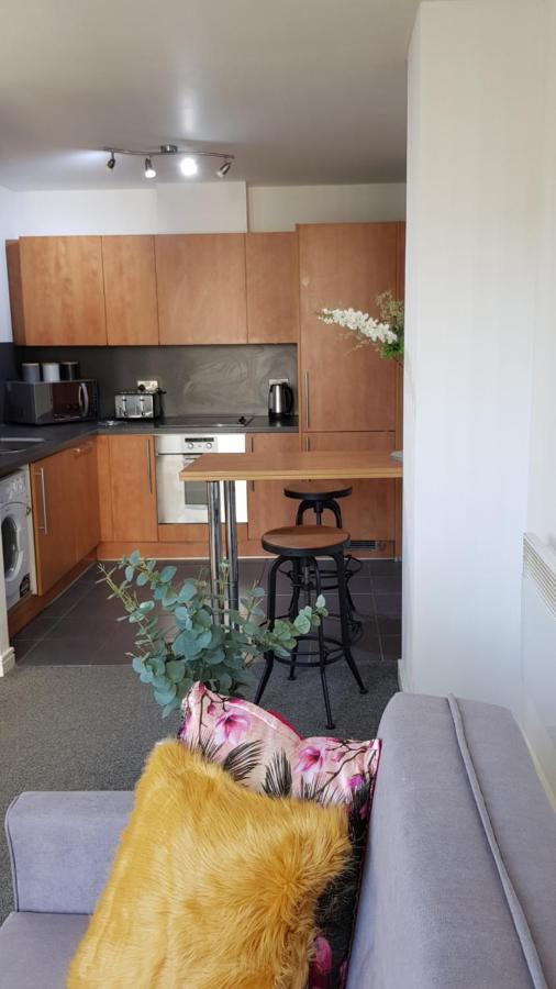 City Centre 1 Bed Apartment With Free On Site Parking With Cctv By Lets Relocations Birmingham Dış mekan fotoğraf