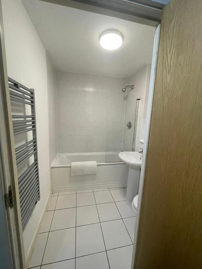 City Centre 1 Bed Apartment With Free On Site Parking With Cctv By Lets Relocations Birmingham Dış mekan fotoğraf